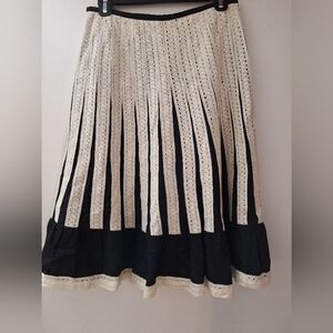 Cream and White Pleated Knee-Length Skirt